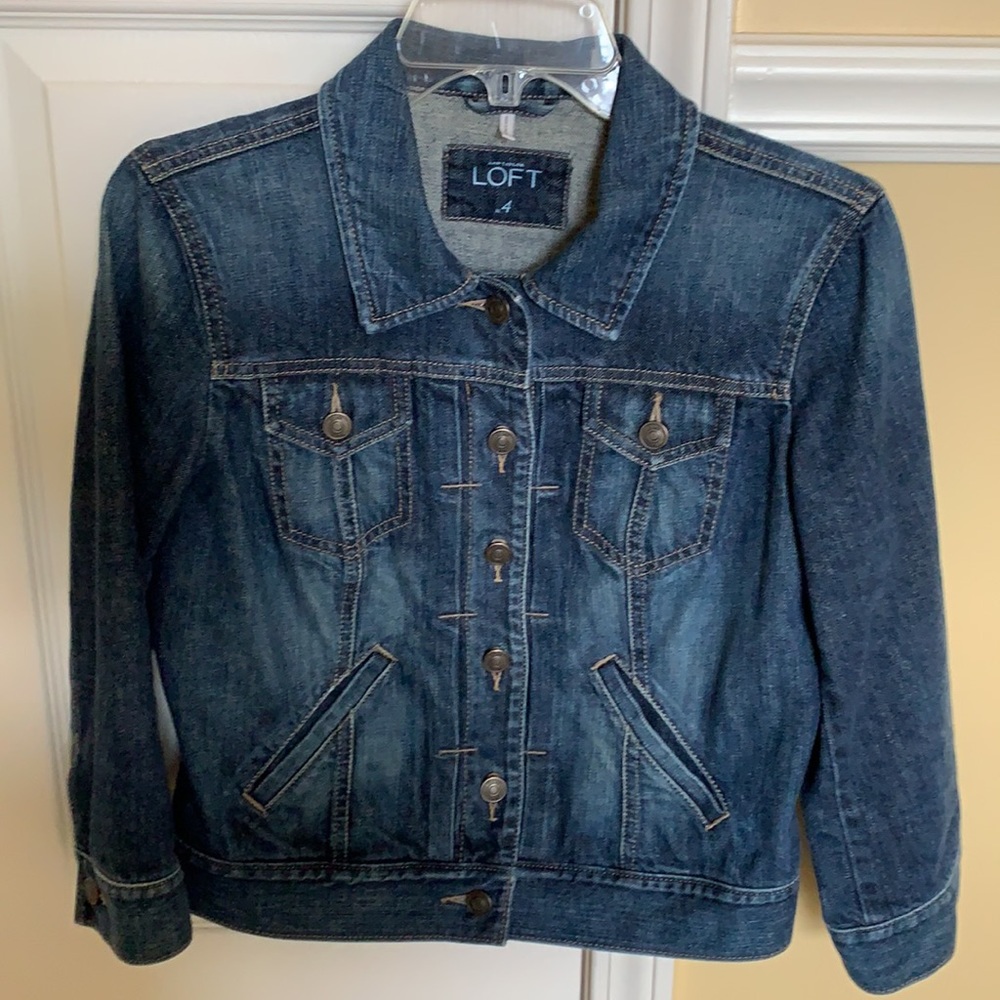 Cropped denim jacket